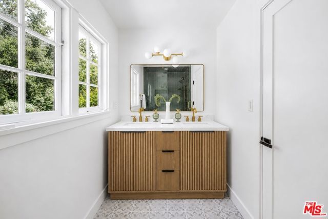 3891 Sepulveda Boulevard, Sherman Oaks, CA 91403