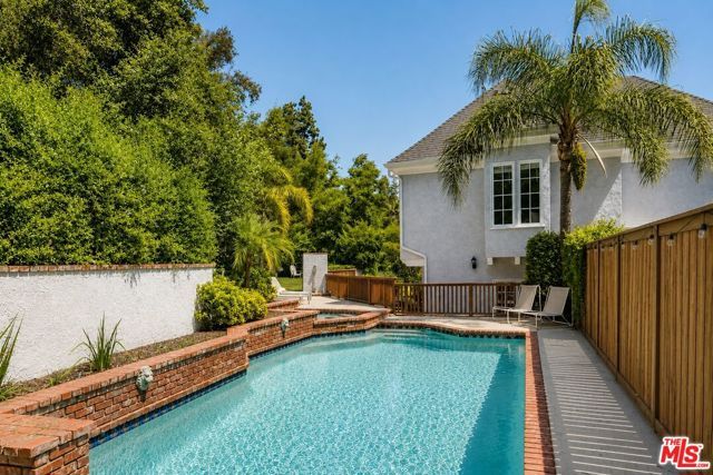 3891 Sepulveda Boulevard, Sherman Oaks, CA 91403