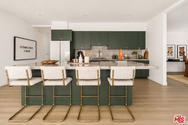 3891 Sepulveda Boulevard, Sherman Oaks, CA 91403