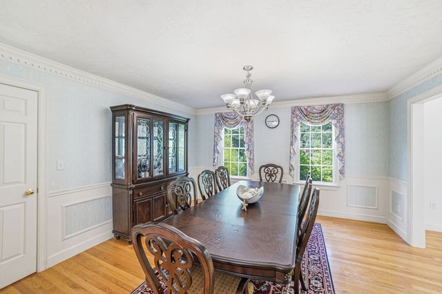 85 Cedarwood Rd, Boxborough, MA 01719