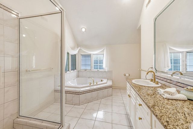 85 Cedarwood Rd, Boxborough, MA 01719