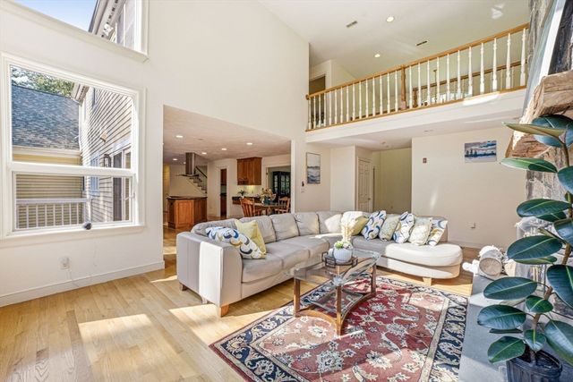 85 Cedarwood Rd, Boxborough, MA 01719