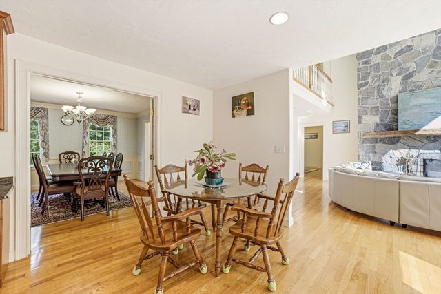 85 Cedarwood Rd, Boxborough, MA 01719