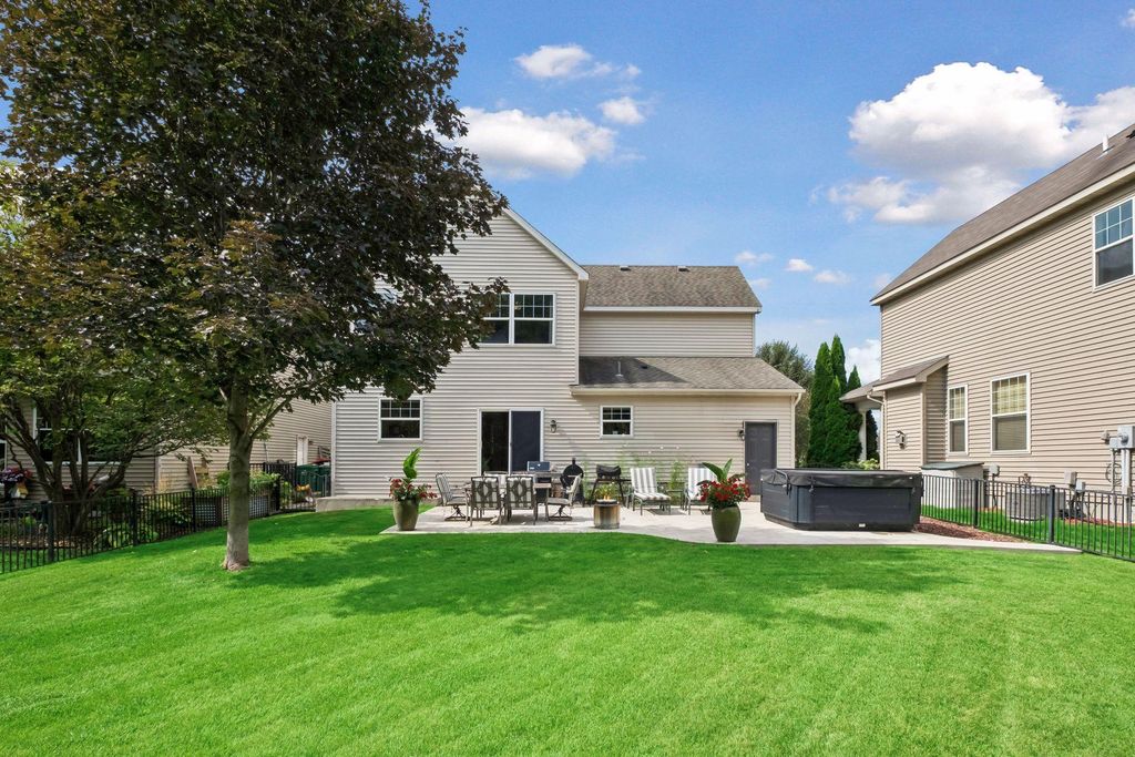 2374 Molnau Court, Chaska, MN 55318 — photo 2