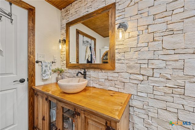370 County Road 3106, Kempner, TX 76539