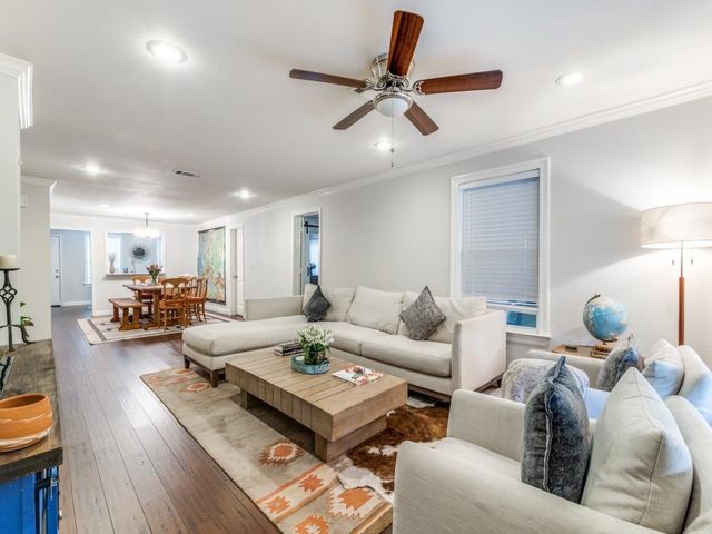 5110 Cochran Street, Houston, TX 77009