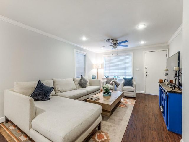 5110 Cochran Street, Houston, TX 77009