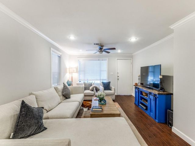 5110 Cochran Street, Houston, TX 77009