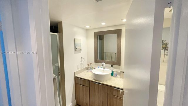 1717 N Bayshore Drive A-1951, Miami, FL 33132