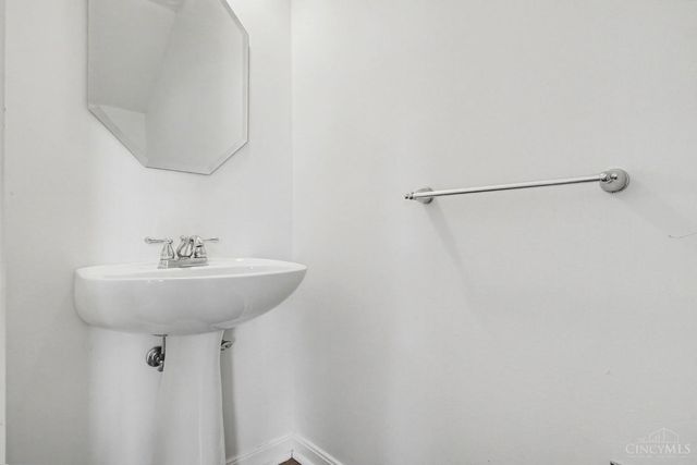 1443 Laurel Park Drive, Cincinnati, OH 45214