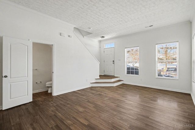 1443 Laurel Park Drive, Cincinnati, OH 45214