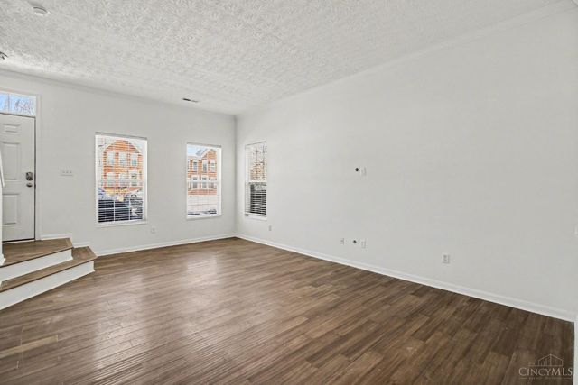 1443 Laurel Park Drive, Cincinnati, OH 45214