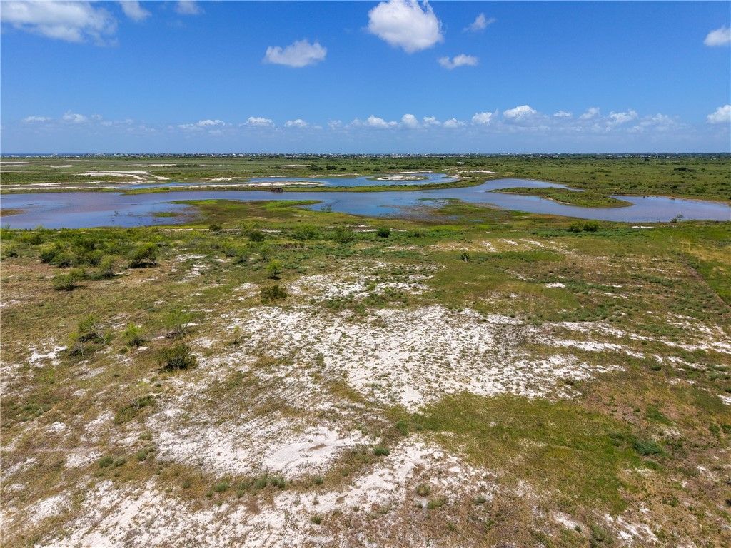 329 Cape Velero Dr, Rockport, TX 78382 — exterior