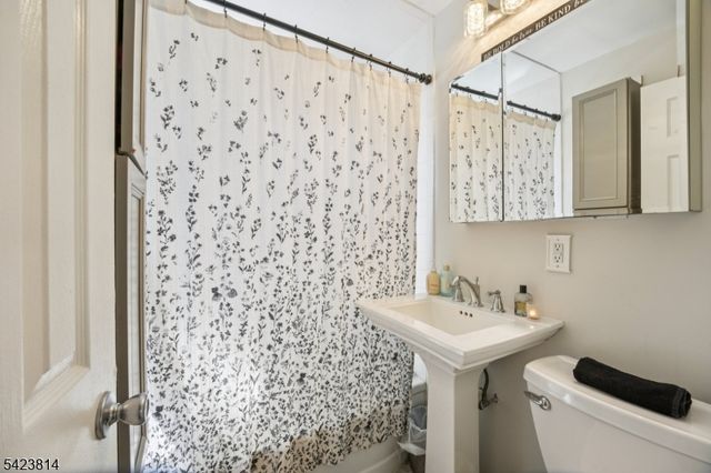 23 Smith Ave, Wanaque Boro, NJ 07420