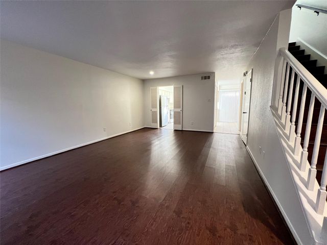 9901 Sharpcrest Street L10, Houston, TX 77036