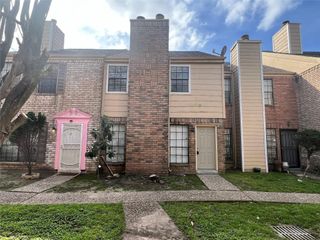 9901 Sharpcrest Street L10, Houston, TX 77036