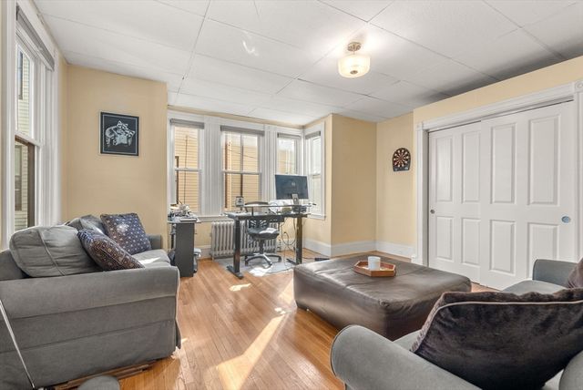 8 Franklin St, Somerville, MA 02145