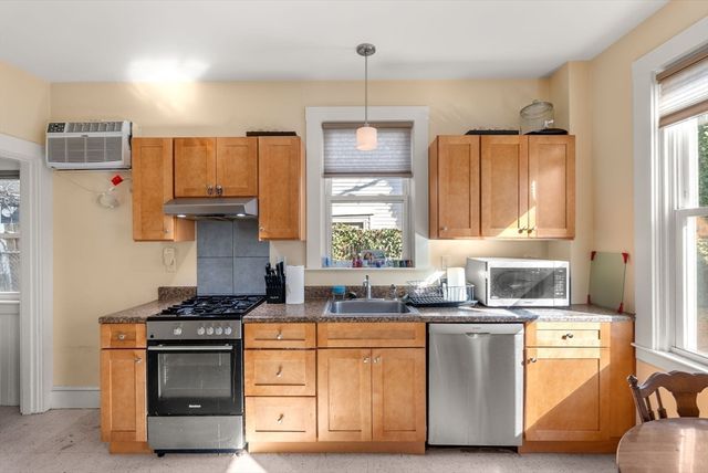 8 Franklin St, Somerville, MA 02145