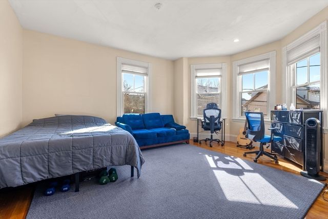 8 Franklin St, Somerville, MA 02145