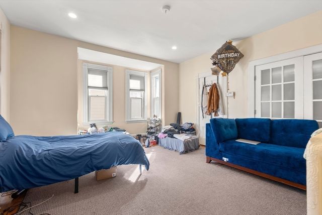 8 Franklin St, Somerville, MA 02145