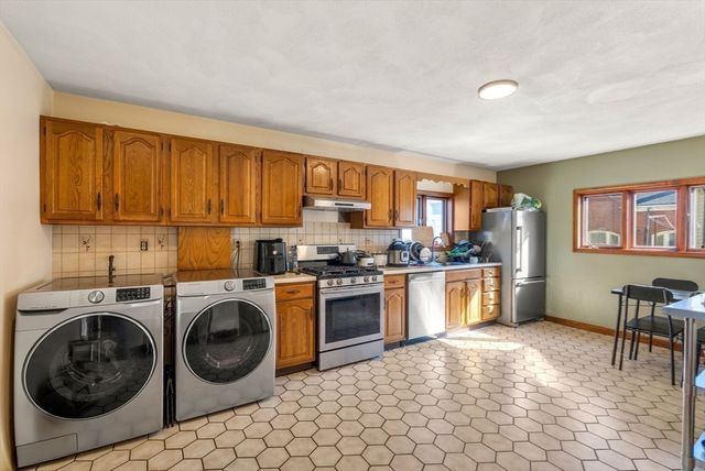 8 Franklin St, Somerville, MA 02145