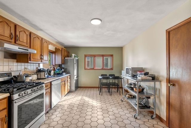 8 Franklin St, Somerville, MA 02145