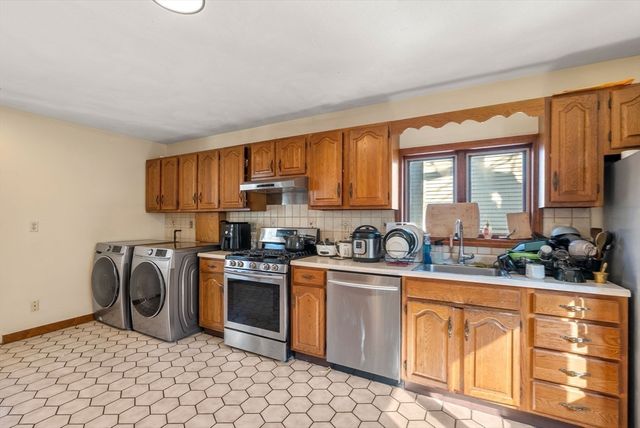 8 Franklin St, Somerville, MA 02145