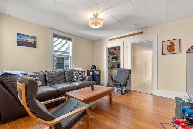 8 Franklin St, Somerville, MA 02145