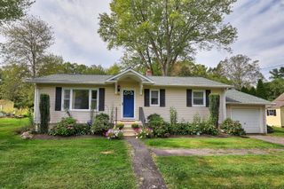 36 Atwood Road, Woodbury, CT 06798