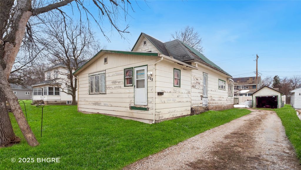304 S Elm Street, Jefferson, IA 50129
