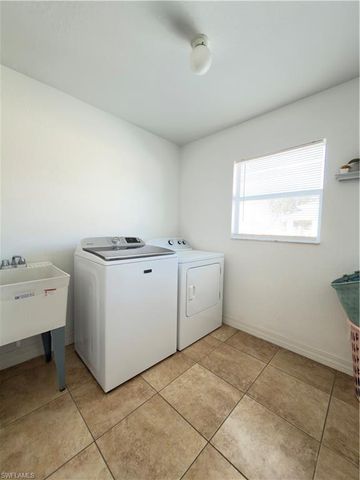 1208 NW 15th AVE, Cape Coral, FL 33993