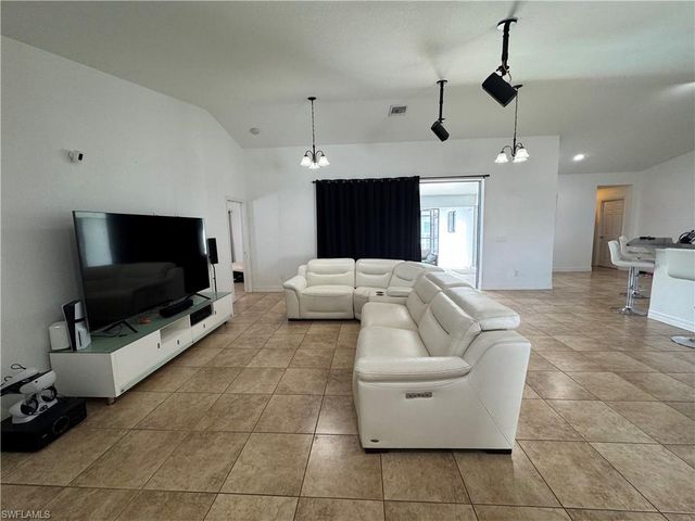 1208 NW 15th AVE, Cape Coral, FL 33993