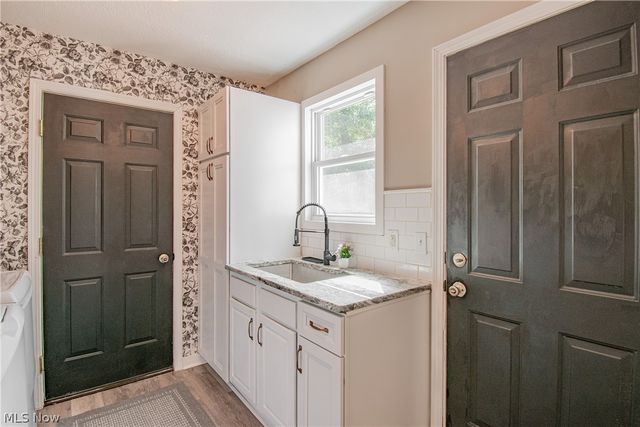 1387 Pendleton Avenue, Louisville, OH 44641