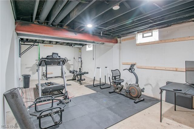 1387 Pendleton Avenue, Louisville, OH 44641