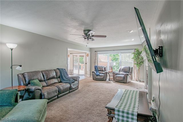 1387 Pendleton Avenue, Louisville, OH 44641