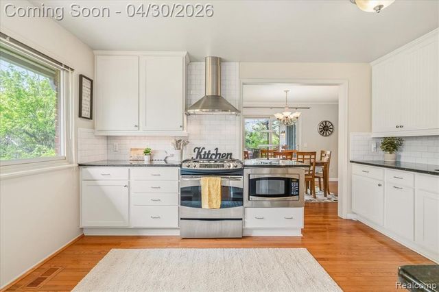 48132 Colony Farm Circle, Plymouth, MI 48170