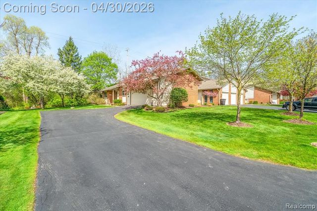 48132 Colony Farm Circle, Plymouth, MI 48170