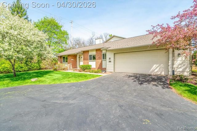 48132 Colony Farm Circle, Plymouth, MI 48170