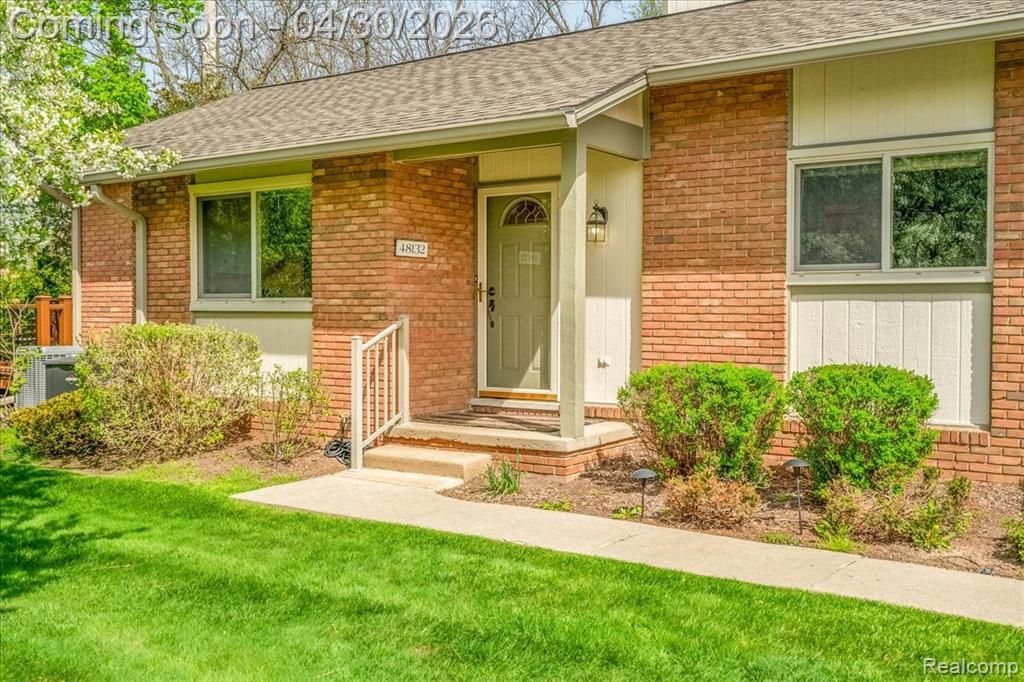 48132 Colony Farm Circle, Plymouth, MI 48170