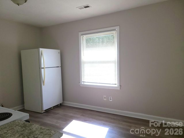 956 S Hoskins Road, Charlotte, NC 28208