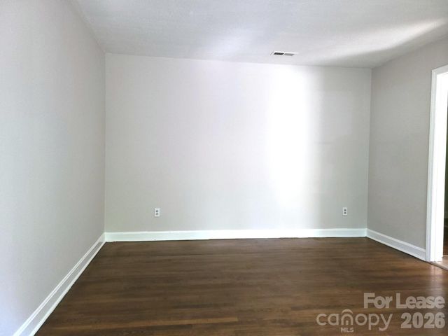 956 S Hoskins Road, Charlotte, NC 28208