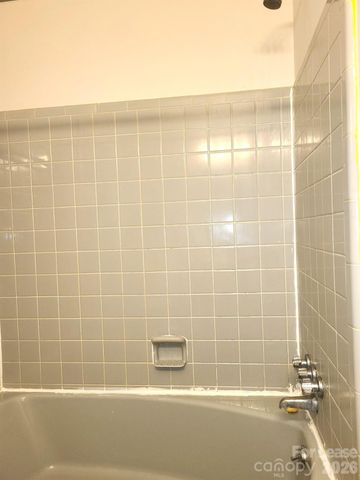956 S Hoskins Road, Charlotte, NC 28208