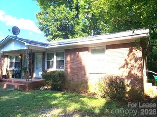 956 S Hoskins Road, Charlotte, NC 28208