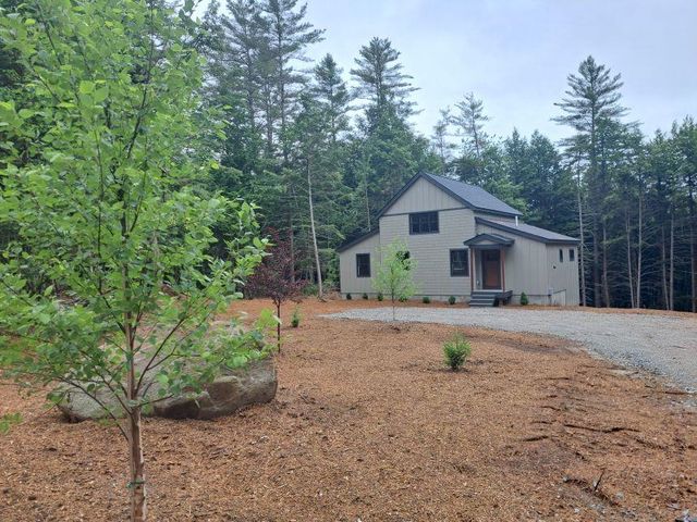 93 Waterthorn Road, Thornton, NH 03285