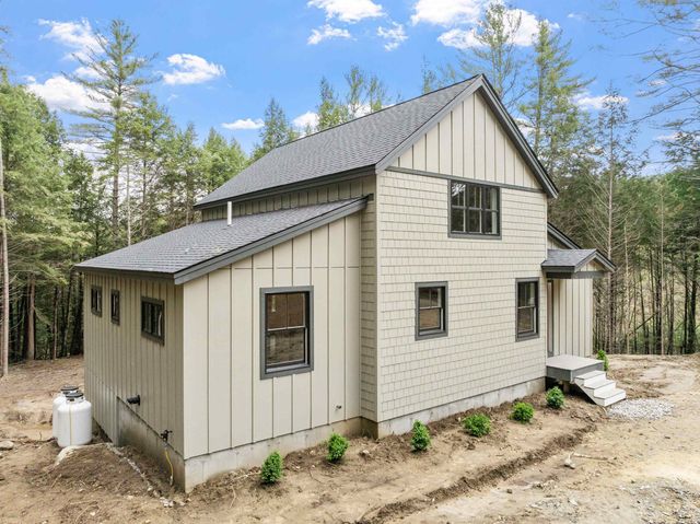 93 Waterthorn Road, Thornton, NH 03285