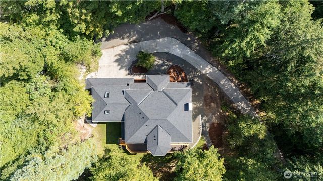9008 Dana Drive NW, Gig Harbor, WA 98332