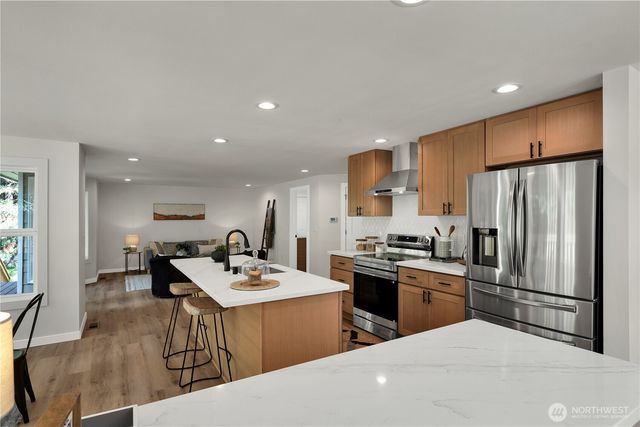 9008 Dana Drive NW, Gig Harbor, WA 98332