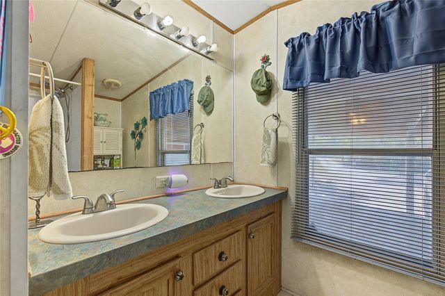 26 Spring Creek Circle A, Huntsville, TX 77320