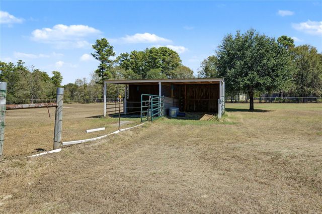 26 Spring Creek Circle A, Huntsville, TX 77320