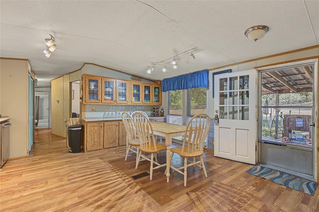 26 Spring Creek Circle A, Huntsville, TX 77320